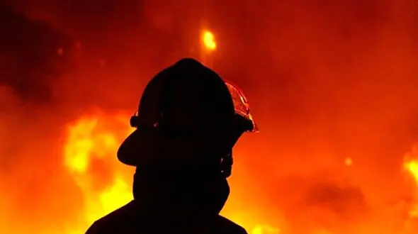 آتش سوزی یک مجتمع در نزدیکی پاساژ کوروش تهران / ساعتی پیش رخ داد 