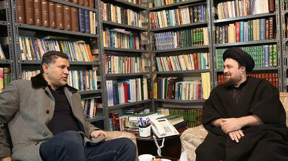 دیدار ساده و صمیمانه علی دایی با سید حسن خمینی و پسر نوجوانشان سید احمد خمینی+عکس