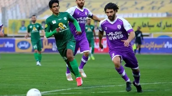 اعتراض شدید هوادار قبل از بازی هفته بیست و هفتم+فیلم