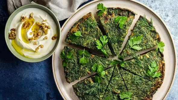 فیلم آموزش کوکو سبزی تازه / تجربه‌ای از طعم اصیل ایرانی