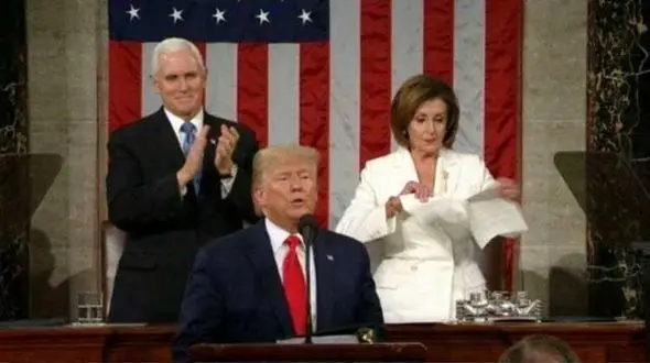 نانسی پلوسی: پاره کردن متن سخنرانی ترامپ مودبانه ترین کار بود + فیلم و توییت