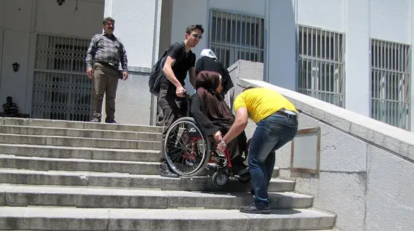 خزانه داری کشور پول کمک هزینه معلولان را نداد / عملکرد بهزیستی در بحران جنگ، ضعیف و غیرقابل دفاع است