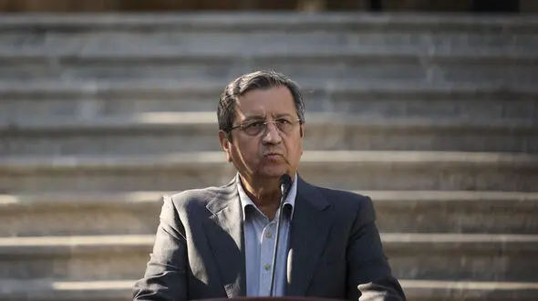 همتی: بانک‌ها تأمین مالی تولید را با سرعت بیشتری دنبال کنند
