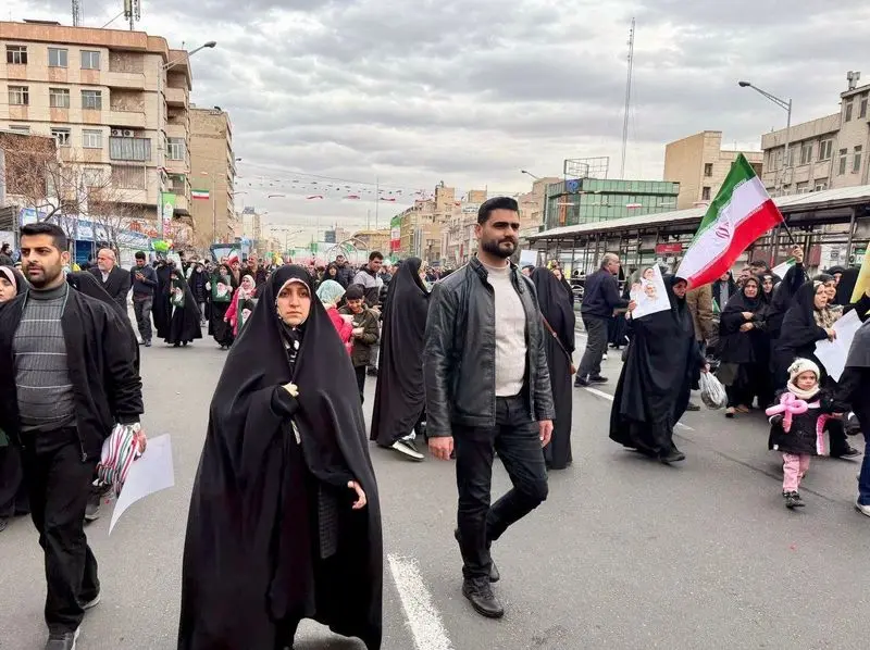 زهرا بهروزآذر، معاون رئیس‌جمهور در راهپیمایی 22 بهمن تهران