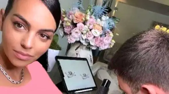 نگاهی به تمام تتوهای زیبا و ظریف جورجینا رودریگز با معانی متنوع و خاص/ از طرحی به یاد پسر مرده‌اش تا شکلک بانمک خنده+عکس