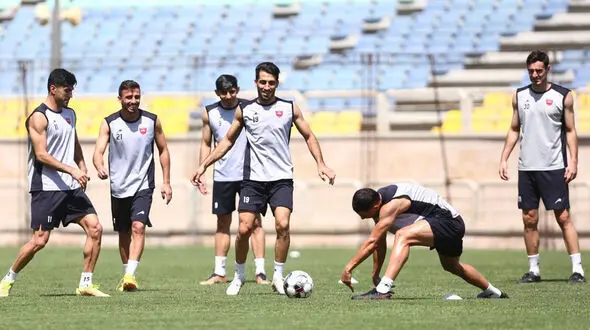 پرسپولیسی ها تمرین کردند و عازم فرودگاه شدند + تصاویر