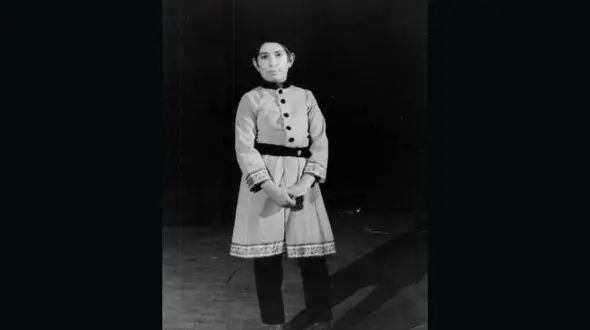 عکسی زیر خاکی و دیده نشده از بازیگر معروف 