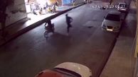 فیلم لحظه زورگیری وحشتناک وسط خیابان در بهارستان / واکنش پلیس چه بود ؟ 
