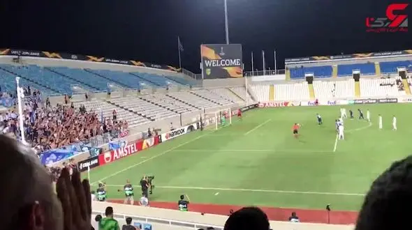 دردسر خوشحالی پس از گل برای فوتبالیست گلزن+ فیلم