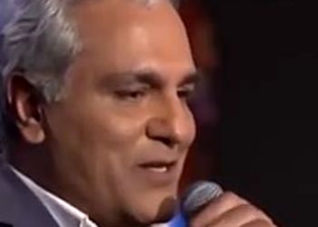 فیلم/ اجرای با شکوه آهنگ امشب شب مهتابه از مهران مدیری/امشب شب مهتابه حبیبم رو میخوام ، حبیبم اگر خوابه طبیبم رو میخوام