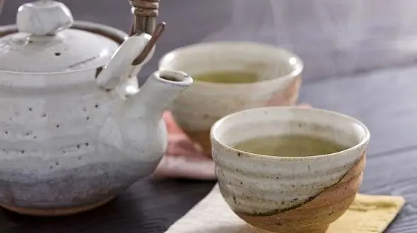 درمان نفخ معده با چای های گیاهی