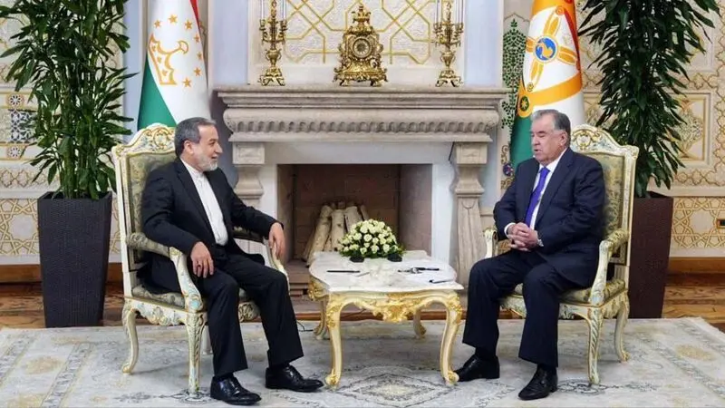 سید عباس عراقچی وزیر امور خارجه وارد تاجیکستان شد