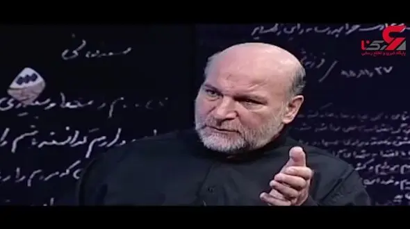 برخورد عجیب حاج منصور ارضی با احمدی‌نژاد در مسجد ارک + فیلم 