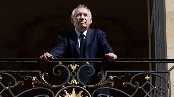 نخست‌ وزیر فرانسه فرانسوا بایرو با رأی عدم اعتماد احتمالی روبرو است 