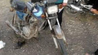 برخورد وحشتناک 2 موتورسیکلت با عابر پیاده در فارس
