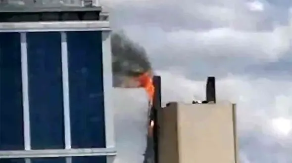 ببینید / تصاویر جدید از آتش‌سوزی در ساختمان ۱۷ طبقه در استانبول