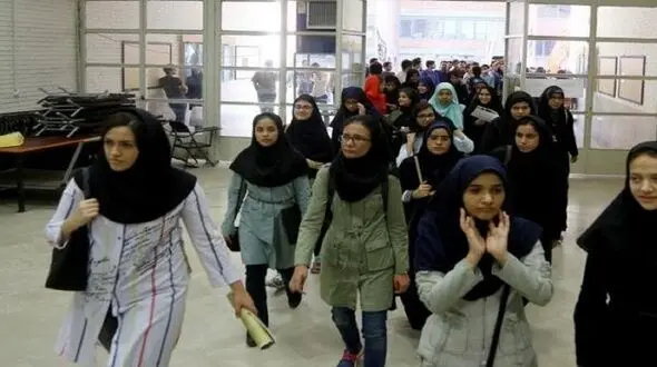 معاون وزیر علوم: ۶۰ درصد دانشجویان ایران دختر هستند