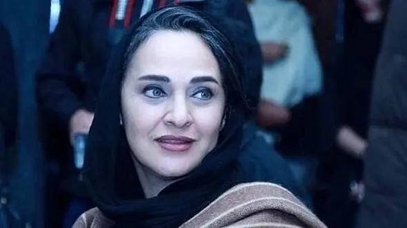 فیلم خوانندگی محشر رویا نونهالی ! / خانم بازیگر از ممنوعه ها رد شد !
