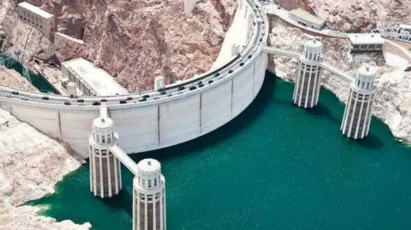 انفجار در یکی از بزرگترین سدهای آمریکا + جزییات