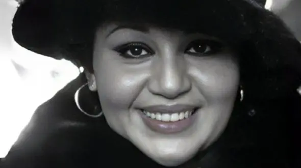 عکس/ سفر در زمان ؛ «هایده در شهر کاظمین و حرم امام موسی کاظم؛ سال 55