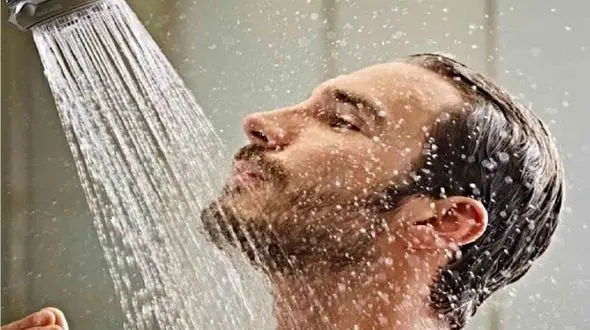 اگر هر روز دوش می گیرید این عادت را ترک کنید 