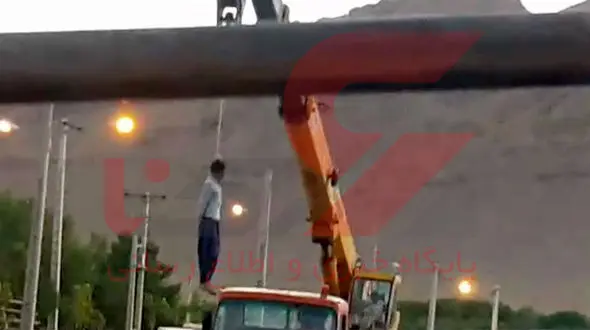 اعدام در ملاء عام مردی در فرخشهر / او  2 پسر را شکار کرده بود+عکس
