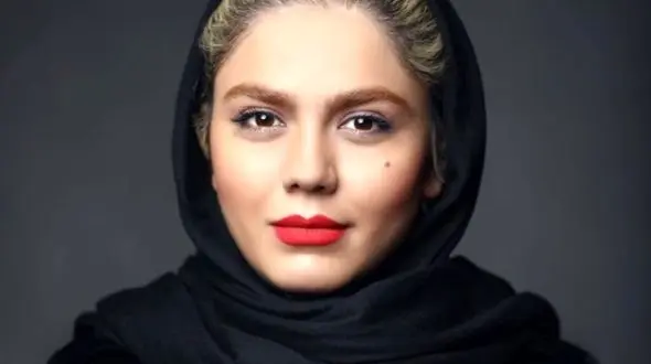 فیلم آواز باشکوه آزاده زارعی با آهنگ احسان خواجه امیری ! / منو؛ جون پناهِ خودت کن + موزیک ویدئو بازیگر آوای باران