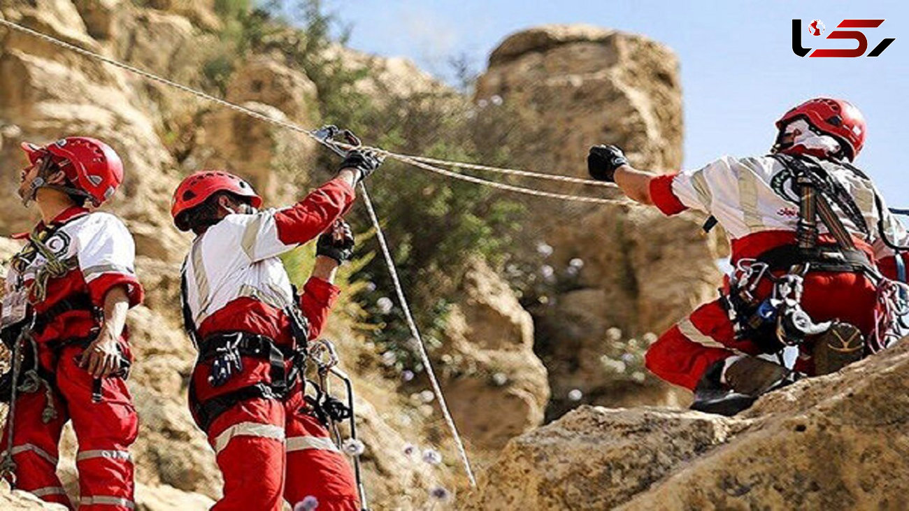 نجات چوپان گرفتار در کوه‌های کبیرکوه بدره