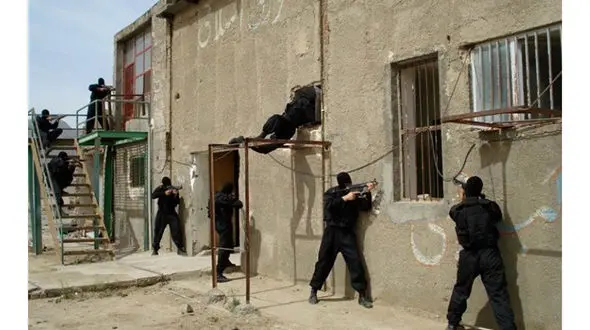 گلوله باران پسر 18 ساله در ایرانشهر / شلیک به جمجمه !