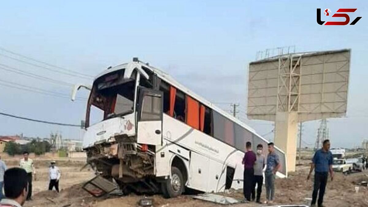 بامداد وحشت در جاده قزوین – تهران / اتوبوس مسافربری با نیسان شاخ به شاخ شد!