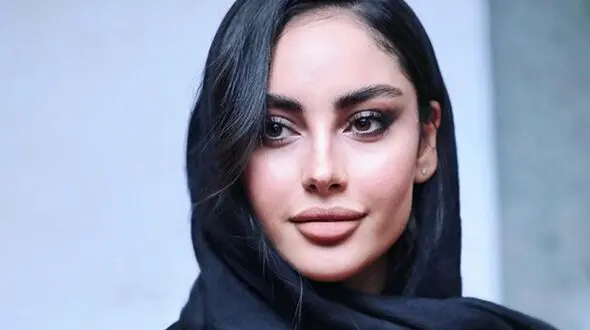 سلفی اول صبحی و بدون میکاپ ترلان پروانه
