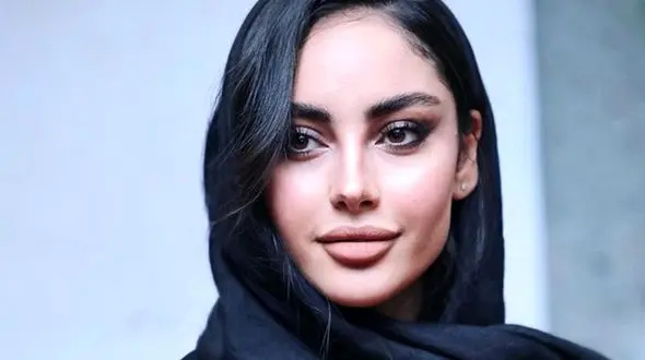 سلفی اول صبحی و بدون میکاپ ترلان پروانه