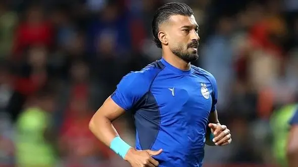 رامین رضاییان به کمیته اخلاق احضار شد / ماجرای آغوش گرم هوادار زن چه بود؟