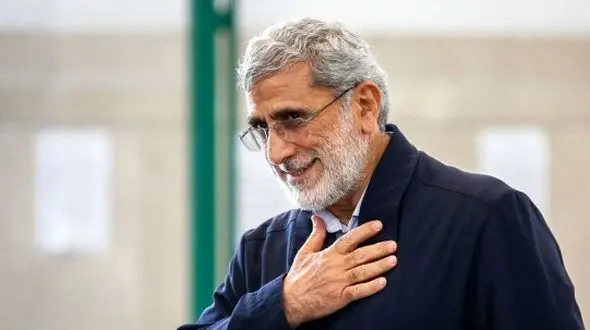 عکس؛ سفر به تاریخ؛ «سردار اسماعیل قاآنی» با چشم مجروح روی قایق در جبهه؛ دهۀ 60