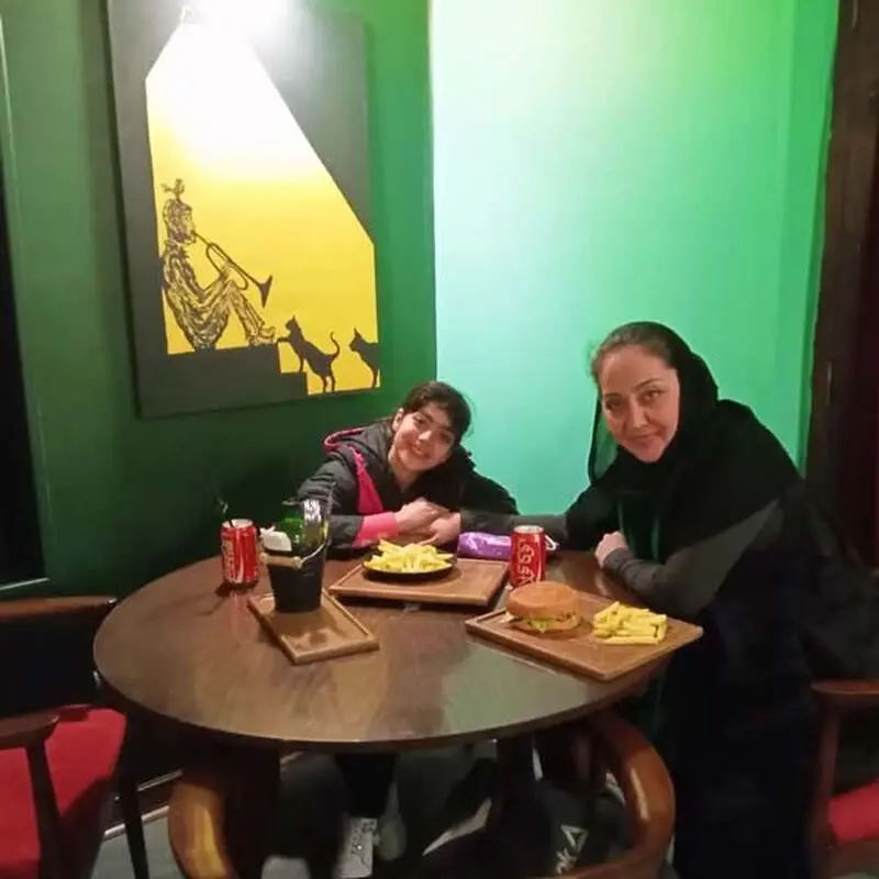 بازیگر نقش افرین و دختر خوانده اش