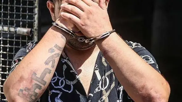 مرد هزار چهره در کرمانشاه به دام افتاد