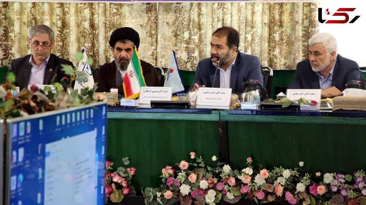 تشکیل ستاد پیگیری و به سرانجام رساندن مصوبات سفر رئیس جمهور، در استانداری اصفهان/ تصویب پیگیری و اتمام پروژه های با بیش از ۵۰ درصد پیشرفت در سراسر استان