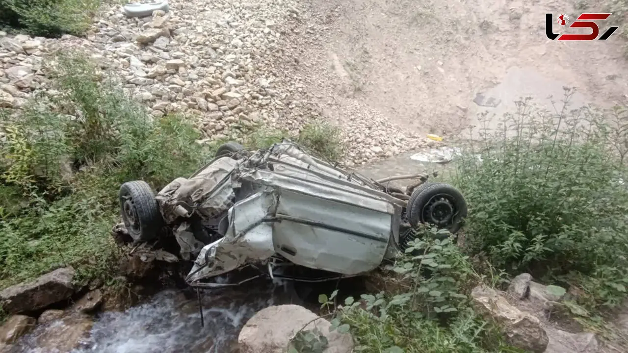 سقوط وحشتناک پراید با 5 سرنشین به دره در گلستان / همه در پراید له شده جانباختند