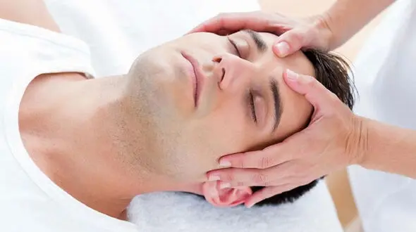 4 فایده ماساژ در فصل پاییز