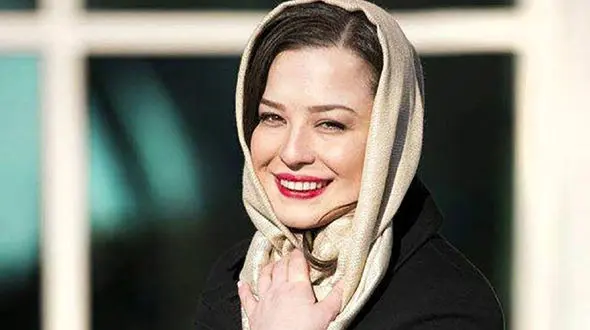 تغییر چهره مهراه شریفی نیا و مادرش ! / چی بودند و چی شدند + شباهت را ببینید