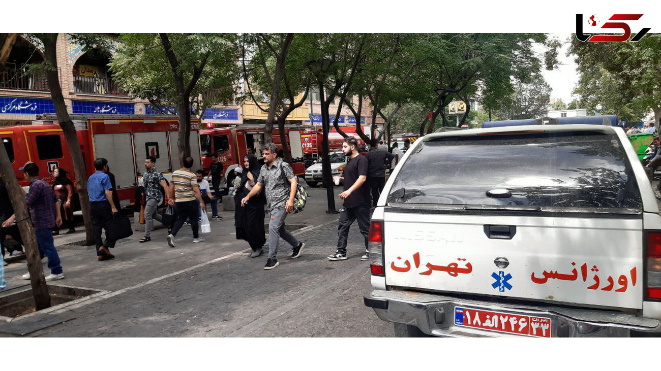 مصدومیت ۳ نفر در آتش سوزی انبار چسب بازار تهران + عکس