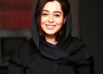 فیلم/ نگاهی به دکوراسیون پاسیویِ آپارتمان مجردی سانیا سالاری/  از سنتی کردن فضا با آجرهای قدیمی تا طاقچه‌هایی کوچک برای قرار دادن لوازم نقاشی و ...