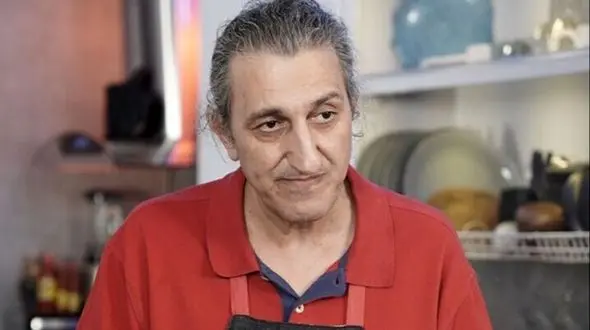 نگاهی به چیدمان منزل شاهانه و مجلل «یوسف صیادی»، کمدین نوستالژی معروف/ از مبلمان سلطنتی و فرش اصیل ایرانی تا کابینت های سفید و تابلوی نقاشی آقای بازیگر