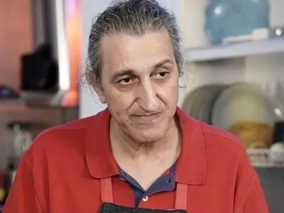 نگاهی به چیدمان منزل شاهانه و مجلل «یوسف صیادی»، کمدین نوستالژی معروف/ از مبلمان سلطنتی و فرش اصیل ایرانی تا کابینت های سفید و تابلوی نقاشی آقای بازیگر