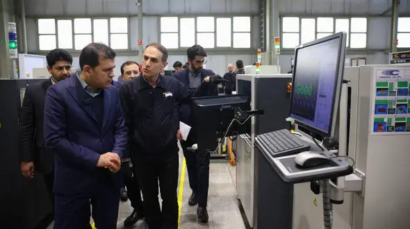 بازدید معاون علمی، فناوری و اقتصاد دانش‌بنیان رئیس‌جمهور از کارخانه کروز