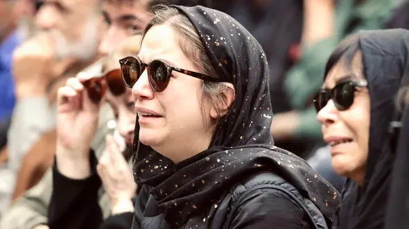 بغض تلخ ستاره پسیانی در مراسم یادبود پدرش مرحوم آتیلا پسیانی