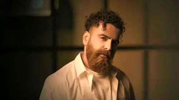 دانلود آواز باشکوه «مال منی» از معین زد/  پا رو دلم گذاشتی ...+متن