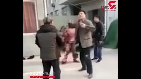 مردی به خاطر گوشی موبایل خود را به آتش کشید + فیلم