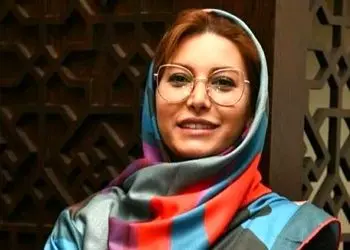 ساده و شیک مثل استایل طراحی شده فریبا نادری  با یک رنگ اشرافی زیبا/ خیلی بهش اومده+عکس