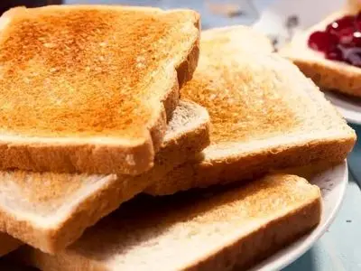 خواص نان سوخاری برای دیابتی‌ ها و کاهش وزن + روش مصرف